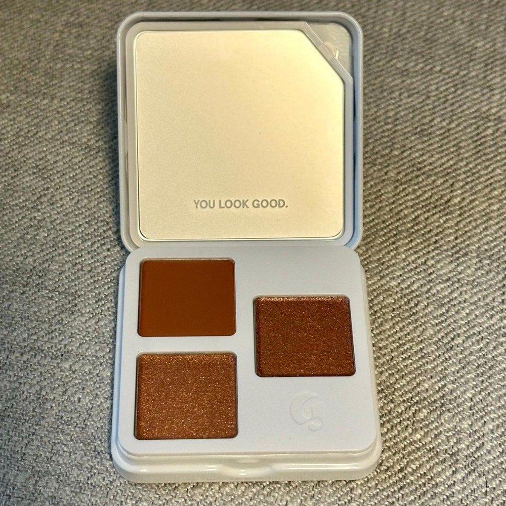 NEW Glossier Monochrome Eyeshadow Palette in Clay - Picture 3 of 5